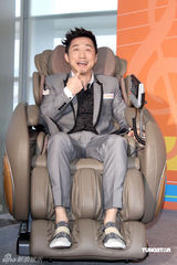 幻灯图集：庾澄庆代言按摩椅 否认和伊能静复合