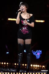 组图：丁当小巨蛋开唱任贤齐助阵 与杜德伟热舞