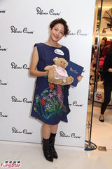 组图：林嘉欣称家庭第一封口不提再生　