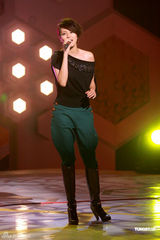 高清图：许志安《劲歌金曲》现场不回应闪婚传闻