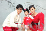 幻灯图集：翁虹全家成杂志新宠  温情拉开圣诞帷幕