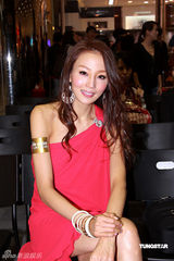 幻灯图：周丽淇力挺阿Sa 不相信其与已婚者拍拖