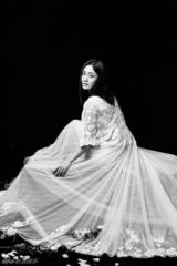 组图：刘云(刘芸)纯美黑白大片 冷艳性感走自己的路