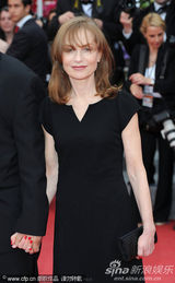 幻灯图集：《蒙彼利埃公主》首映 名模爱娃性感亮相