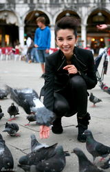 高清图：李冰冰威尼斯写真 黑色打扮显飒爽风格