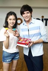 组图：Olivia为演唱会彩排 大跳俏皮复古舞