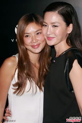 组图：模特前辈乐基儿评嫩模 忙发展珠宝副业