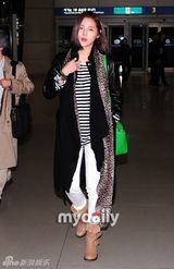 组图：全智贤结束中国行返韩 朴诗妍赴美拍写真