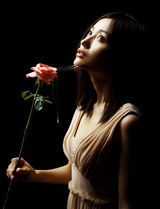 组图：田原与艺术家合作写真 演绎生命与痛苦