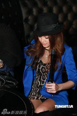 组图：《婚前试爱》票房祝捷 周秀娜性感亮相