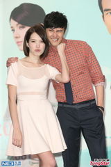 组图：林心如夸杨一展身材肥美 拍偶像剧无压力