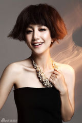 组图：李倩幻影写真曝光初尝摇滚萝莉风