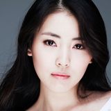 组图：黎一萱清新写真出炉 长发披肩妆容清透