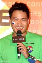 幻灯图：苏打绿为世界杯宣传 飞踢阿龚气氛热闹 