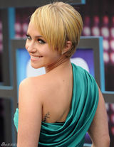 高清组图：乡村音乐协会奖 海顿-潘妮蒂尔秀美背