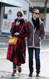 海瑟薇夫妇瑞士游 时装大师瓦伦蒂诺当小三(图)