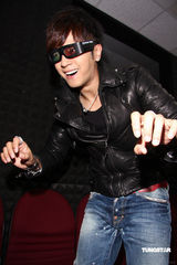 幻灯图：罗志祥引领潮流先锋 华人乐坛首支3DMV面世