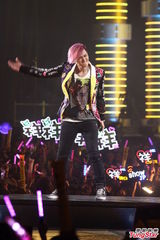 组图：罗志祥热力开唱 与萧亚轩上演贴身热舞