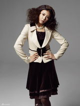 高清组图：河智苑冬装画报 渔网发饰突显个性