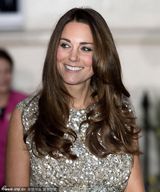 组图：凯特产后亮相慈善活动 银亮片裙光彩照人