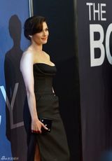 组图：《谍影4》纽约首映 蕾切尔-薇姿黑裙优雅