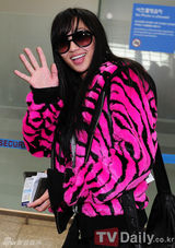 组图：韩团f(x)与miss A等亮相机场赴吉隆坡