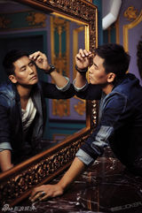 组图：于晓光拍摄主题写真 演绎心灵寻找与回归