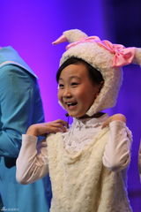 组图：绿色天使少儿新年音乐会 林妙可等童星助阵