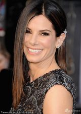 组图：第85届奥斯卡颁奖礼红毯-桑德拉-布洛克