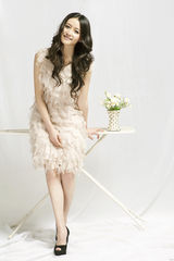 组图：赵志瑶精致写真甜美清新 一改心机女形象