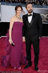 组图：阿弗莱克携爱妻亮相 无缘导演失落