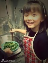 组图：张延8岁女儿近照曝光 清秀可爱