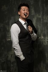 组图：柳小海展熟男魅力 被封最强男闺蜜