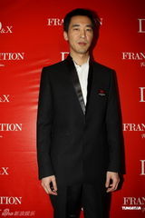 组图：吴佩慈透露做伴娘穿着保守 不抢新娘大S风采