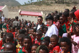 组图：范志博奔赴非洲慈善之旅 被授予爱心大使