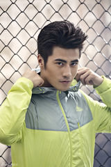 组图：国产鲜肉李晨浩运动大片散发青春荷尔蒙