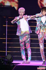 组图：SHINee台北热力开唱 劲歌热舞high不停