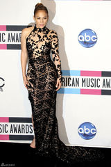 高清组图：詹妮弗-洛佩兹性感黑色透视礼服亮相