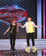 高清组图：周笔畅录制大牌生日会 熊猫舞可爱无敌