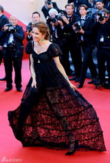 组图：电影《移民》戛纳首映 歌迪亚等现身