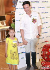 组图：陈豪未知胎儿性别 笑称宝宝旺父