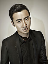 组图：高梓淇全新写真曝光 黑色西装冷酷帅气