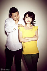 组图：贺刚方安娜逗趣搞怪拍摄“野蛮情侣”写真