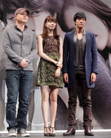 高清图：韩孝珠苏志燮携手亮相宣传新片《只有你》