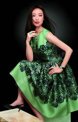 组图：倪妮《瑞丽》春日大片文艺女倔强爆发