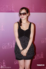 幻灯图：香港小姐首次面试 50位佳丽演曼妙诱惑