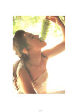 47岁铃木保奈美气质写真 获赞永远的赤名莉香