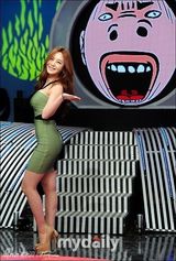 组图：韩星姜艺彬香艳出席《愤怒王》发布会