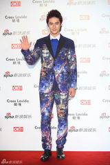 组图：众星亮相街拍盛典 王珞丹运动吴奇隆酷帅