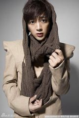 幻灯图：男版范冰冰退出快男 男装大片力证非伪娘